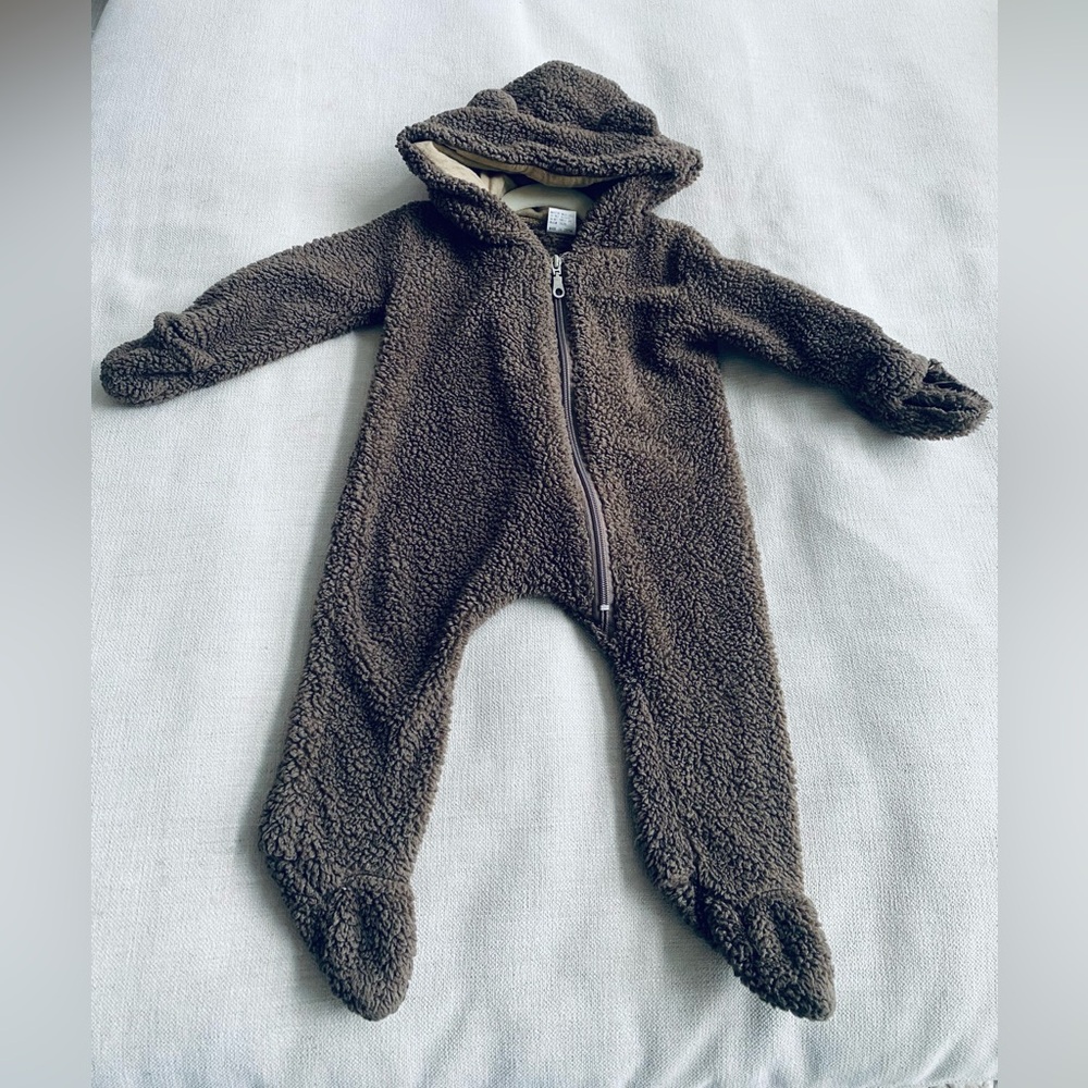 Baby bear hooded onesie